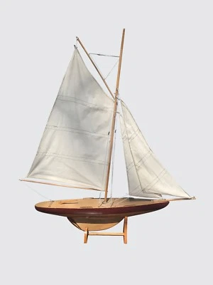 VINTAGE MODEL POND BOAT SLOOP SAILING BOAT FOR NAUTICAL OR MARITIME COLLECTORS - Image 1 of 4