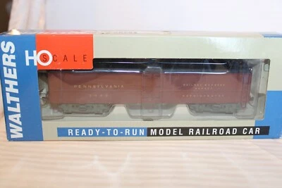 HO Scale Walthers, 50' Express Reefer, Pennsylvania, Tuscan Red, #3080, 932-5884 - Image 1 of 3