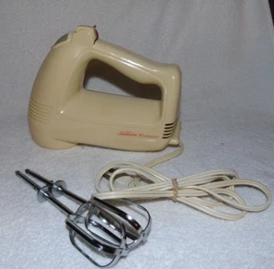 Sunbeam Mixmaster 2372 With Beaters 6 Speed - Picture 1 of 5