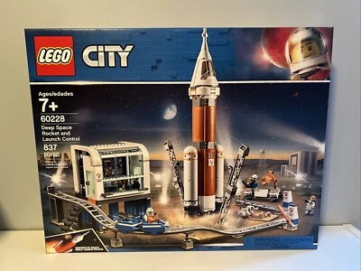 LEGO CITY Deep Space Rocket and Launch Control 60228 Retired Set 837pcs Kit - Image 1 of 4