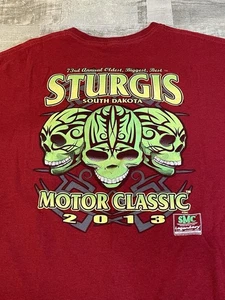 T-Shirt Sturgis 2013 Uomo 2XL Rosso Biker Rally Festival Verde Teschi Tribali - Foto 1 di 6