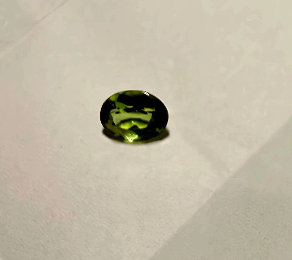 Turmalin, 1,26 ct 8 x 6  mm oval, schöne Farbe und Qualität - Bild 1 von 1