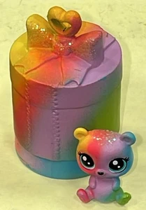 Littlest Pet Shop Teeniest Tiniest orso arcobaleno e confezione regalo glitter raro - Foto 1 di 7
