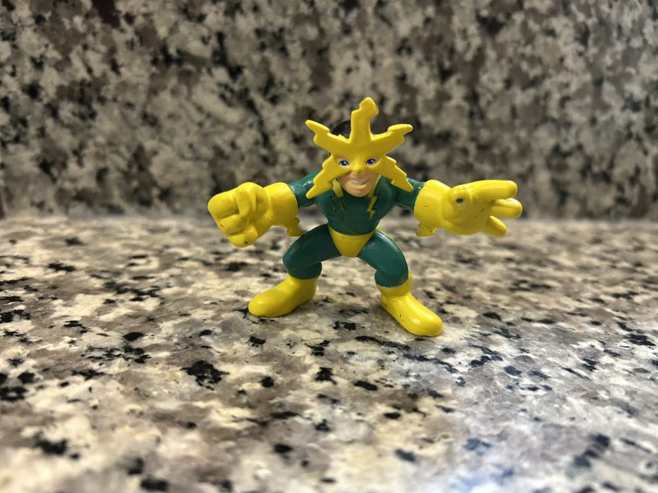 Figura de acción eléctrica Hasbro Marvel Super Hero Squad Spider Man 2008 Foto 1 de 2