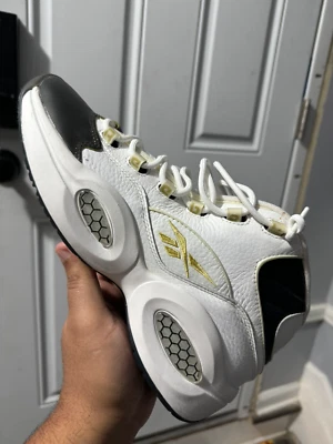 Size 11 - Reebok Question Mid Respect My Shine 2020 - Image 1 of 4