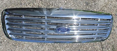 REJILLA ORIGINAL OEM FORD CROWN VICTORIA CHOME 1998-2011 XW73-8200-AD Foto 1 de 4