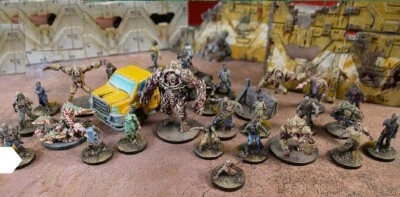 Walking Dead All Out War Miniature Game Zombie Apocalypse Box 50 ZOMBIES  - Image 1 of 3