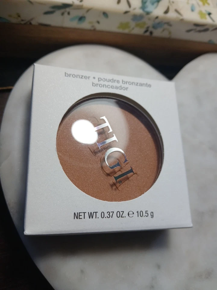 TIGI Bronzer Gorgeous Cosmetics Beauty Glossy Sun-Kissed New In Box - Image 1 of 1