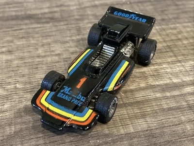 Coche de carreras Goodyear Malibu Grand Prix 1973 Hot Wheels de colección con neumáticos de goma Foto 1 de 4