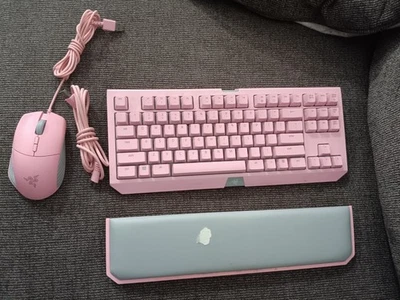 Razer RZ01-0233 Basilisk Gaming Mouse Blackwidow Te Chroma V2 Pink Keyboard  - Image 1 of 4