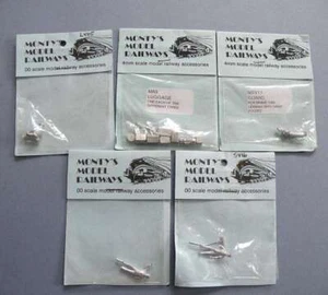 5 Montys Model Rlys Metal 4mm OO Gauge Station Staff Passenger Guard & Luggage - Picture 1 of 1