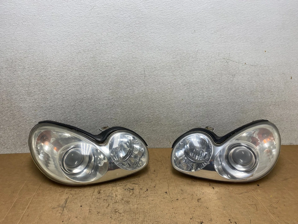 2002 - 2005 Hyundai Sonata Left+Right Headlights Halogen Oem T5128 DW - Image 1 of 4