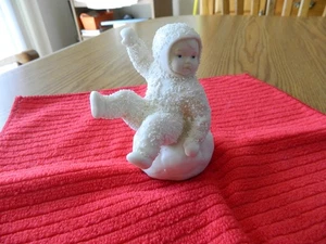 Snowbabies Figurine '"DON'T FALL OFF ON SNOWBALL" by Dept. 56 - EUC - Bild 1 von 5