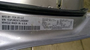 Driver Front Spindle/Knuckle Fits 19-23 CHEROKEE 12119777 - Picture 1 of 4