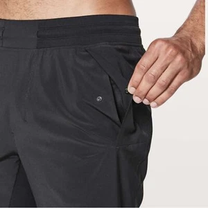 Lululemon Chill Motion Short 9.5" Black sz S - Picture 1 of 7