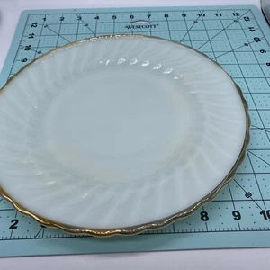 WHITE MILK GLASS DINNER PLATES 10" SWIRL ANCHOR HOCKING 2346 - Picture 1 of 10