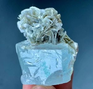 Cristal de aguamarina de 155 quilates con Micca de Skardu Pakistán  - Imagen 1 de 6