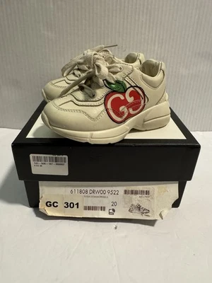 GUCCI Rhyton Cherry GG 学步儿童运动鞋 美国 4.5/5 EU 20 象牙色 孩子 611808 厚底 — 第 1/4 张图片