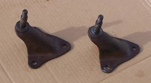 80 - 86 FORD F150 BRONCO F250 F350 REAR AXLE UPPER SHOCK MOUNT BRACKETS PAIR OEM - Picture 1 of 4