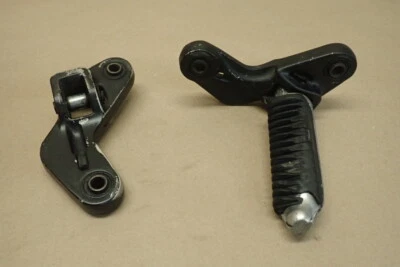 1996 SUZUKI KATANA GSX600F REAR FOOT PEG ASSY — 第 1/4 张图片