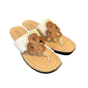 NEU OHNE VERPACKUNG JOSEPH SEIBEL BRAUN WEISS BLUMENLEDER TANGA KEILSANDALEN 39 US 8,5 - Bild 1 von 9
