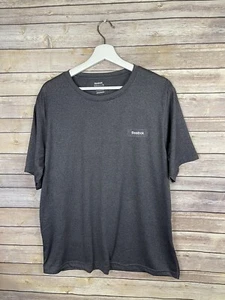 Camisa Reebok Para Hombres Gris Medio Play Dry Manga Corta Gris Carbón Absorbente - Imagen 1 de 7
