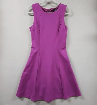 Vestido Casa Blanca Mercado Negro Talla Pequeña Púrpura Plisado Línea A Sin Mangas Elástico Foto 1 de 4