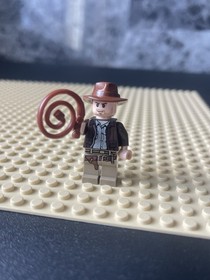 Lego Indiana Jones Minifigure with Whip 7627 7623 7625 7622 7624 7626 FAST SHIP!