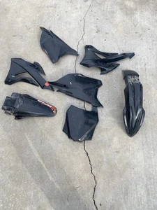 Kx 100 Used Plastics - Picture 1 of 1
