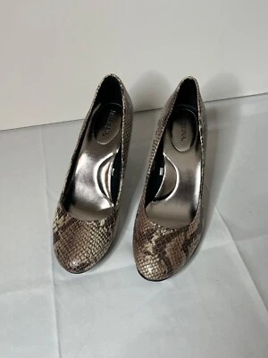 Zapatos de tacón alto de imitación de cuero con estampado de serpiente 8,5 Target hechos en China todos hechos por el hombre Foto 1 de 4