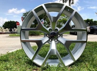 Llantas llantas 28" acabado plateado mecanizado 6x139,7 neumáticos nuevos (4) Chevy GMC con 2952528 Foto 1 de 4