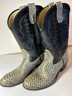 Fabulous Western youth sz 4D Laredo cowboy boots must look - Image 1 of 4