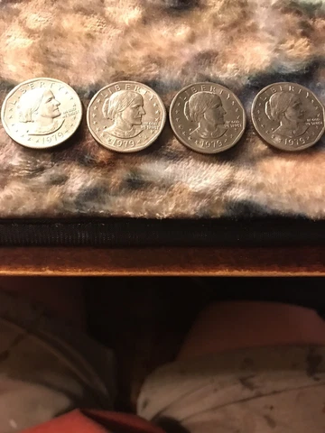 Susan B Anthony Silver Dollar Coin ~ 1979 P CIRCULATED ..(4) Coins Total Cover