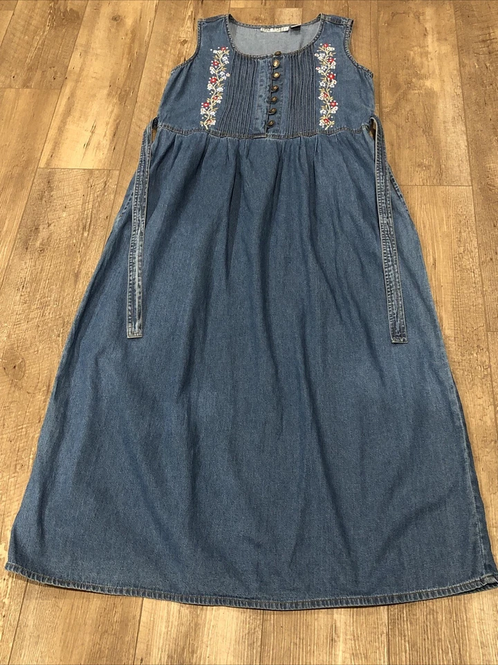 Vestido de mezclilla Jane Ashley de colección jersey mediano bordado con correas y bolsillos laterales Foto 1 de 4