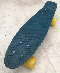 AUSTRALIAN PENNY BOARD SKATEBOARD TEAL DECK, YELLOW WHEELS, WHITE TRUCKS - NEW - Picture 1 of 7