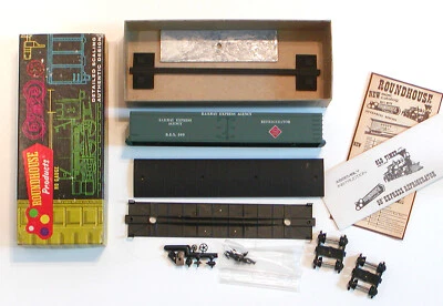 De colección Nuevo en caja HO Roundhouse REA 50' Express Reefer Kit #3610 RAILWAY EXPRESS AGENCY DIESTRO Foto 1 de 4