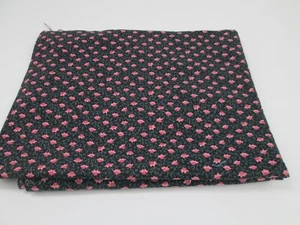 Rose Floral Black Cotton Fabric Material Quilt Craft 1 yd x 44" Fabric Tradition - Picture 1 of 4
