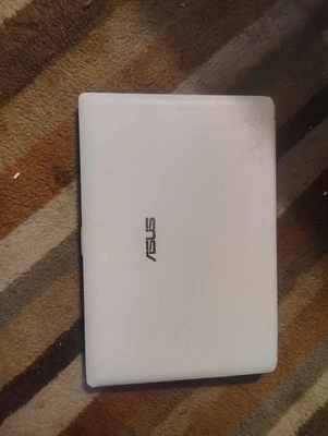 "Computadora netbook ASUS Eee Pc X101CH 10,1""" Foto 1 de 2