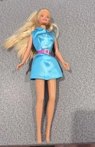1999 Special Edition Disney Pixar Toy Story 2 Tour Guide Barbie - Picture 1 of 2