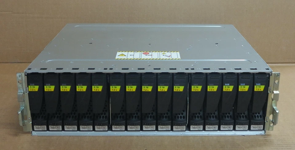 EMC Disk Array Expansion SAS KTN-STL3 15x 3TB HDD (45TB) 005050596 2x Controller - Image 1 of 4