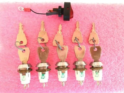 Key Switch, SPDT-NO/NC, 5 A @ 115 V ac 2-Way, -20  +65°C Lot of 5 Foto 1 de 4