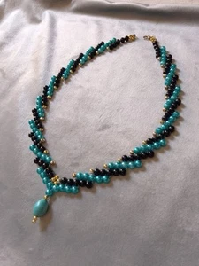 Collana Elegante Perle Nero Turchese Pendente Pietra Turchese Naturale  - Foto 1 di 10
