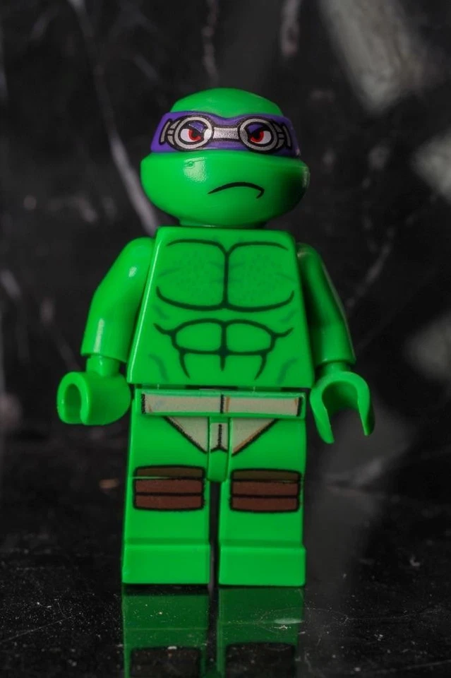 Lego Minifigure- Donatello tnt019 Teenage Mutant Ninja Turtles Minifigure 79101 - Image 1 of 1