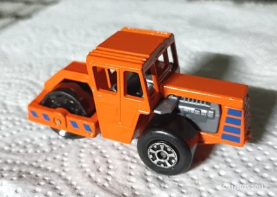 MATCHBOX 72 BOMAG ROAD ROLLER ORANGE - Image 1 of 4