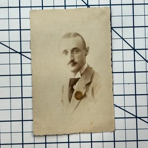 RPPC Vintage Sepia Portrait Postkarte eines Herrn mit Schnurrbart um 1910 - Bild 1 von 3