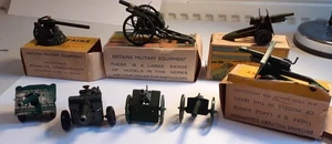 VINTAGE BRITAINS MILITARY EQUIPMENT - 8 DIFFERENT ARTILLERY PIECES - Picture 1 of 16