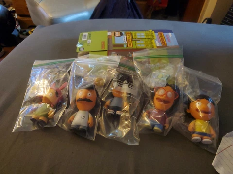 5 pc Kidrobot Bob's Burgers Series 1 Figures family bobs Tina louise gene linda Cover