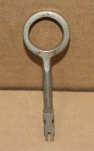 1919-1922 Chevrolet Coupe Deck Lid/Trunk Lid Key #24668 - Picture 1 of 3