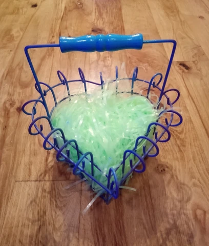 Easter Basket Heart Metal Wire mini  Desk shelf Decor Cover