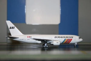 Aeroclassics 1:400 SAS Scandinavian Boeing 767-200 LN-RCC Die-Cast Model Plane - Picture 1 of 7